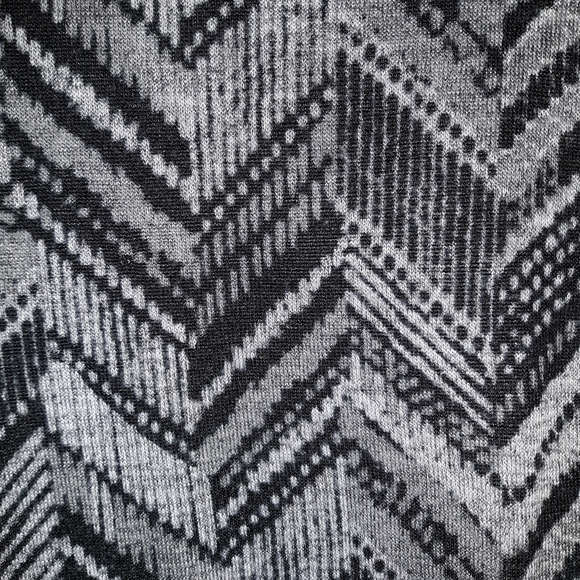 Knit Tunic Top Grey and Black Size Petite XL - Picture 6 of 8